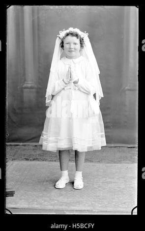 Cet enregistrement fait référence à une image d'archive spécifique identifiée par un numéro de catalogue. Le contenu de l'image n'est pas précisé, mais elle fait partie d'une collection d'archives plus vaste, probablement liée à des événements ou des figures historiques. Banque D'Images