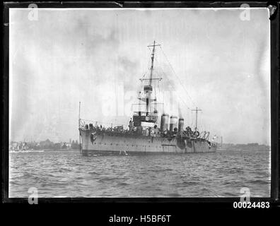 Croiseur léger de la Marine royale australienne, probablement HMAS Adelaide Banque D'Images