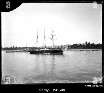 Le yacht à vapeur ST GEORGE ancrée dans Farm Cove, Sydney Harbour Banque D'Images