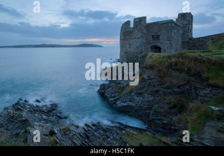 Aube naître au point de Pendennis à Cornwall Banque D'Images