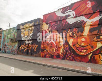 Bogota, Colombie - 30 Avril 2016 : couleurs des murs de maisons à Bogota Banque D'Images