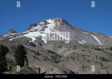 Mount Hood, Sommet de la chaîne des Cascades, de l'Oregon. Vue prise à l'été Banque D'Images