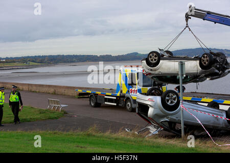 Edinburgh, Royaume-Uni. 20 octobre 2016. Vaste opération d'édimbourg comme deux voitures 'par accident' mur et plonger dans la mer en Édimbourg. Pako Mera/Alamy Live News Banque D'Images