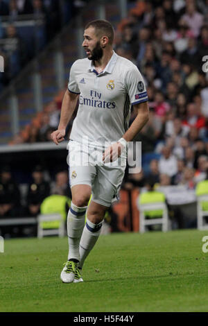 Madrid, Espagne. 18 Oct, 2016. Ligue des Champions de football. Real Madrid contre Legia Varsovie. Karim Benzema (real madrid) en action : Action Crédit Plus Sport/Alamy Live News Banque D'Images