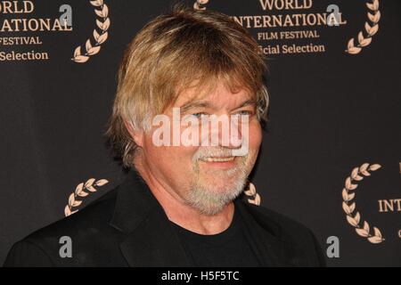 Hollywood, Californie, USA. 18 Oct, 2016. J15862CHW.Los Angeles World International Film Festival présente Fiodor Dostoïevski's ''relève dans le nouveau monde'' Première nord-américaine .Le Crest Theatre, Westwood, Los Angeles CA.10/18/2016.CHARLES ECKER . © H.Clinton Wallace/Photomundo/ International Inc © Photos Clinton Wallace/Globe Photos/ZUMA/Alamy Fil Live News Banque D'Images