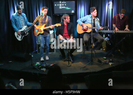 Bala Cynwyd, PA, USA. 20 Oct, 2016. Radio 104,5 Arkells visitez performance studio à Bala Cynwyd, PA Le 20 octobre 2016 Credit : Star Shooter/media/Alamy Punch Live News Banque D'Images