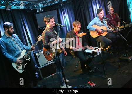 Bala Cynwyd, PA, USA. 20 Oct, 2016. Radio 104,5 Arkells visitez performance studio à Bala Cynwyd, PA Le 20 octobre 2016 Credit : Star Shooter/media/Alamy Punch Live News Banque D'Images