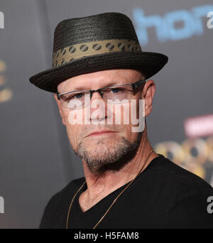 Hollywood, Californie, USA. 20 Oct, 2016. Michael Rooker arrive pour la première du film de « Docteur Strange' au El Capitan theatre. Credit : Lisa O'Connor/ZUMA/Alamy Fil Live News Banque D'Images