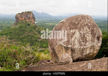 Vu de la forteresse du Rocher de Sigiriya Rock Pidurangala, Sigiriya, Sri Lanka Banque D'Images