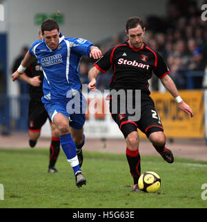 Jon Ashton de gris et Richard Keogh de Carlisle - Grays Athletic vs Carlisle United - FA Challenge Cup 1er tour Replay à nouveau loisir, gris, Thurrock - 29/11/08 Banque D'Images