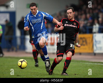 Jon Ashton de gris et Richard Keogh de Carlisle - Grays Athletic vs Carlisle United - FA Challenge Cup 1er tour Replay à nouveau loisir, gris, Thurrock - 29/11/08 Banque D'Images