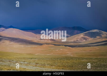 Beau paysage dans la région éloignée du Tibet central Banque D'Images