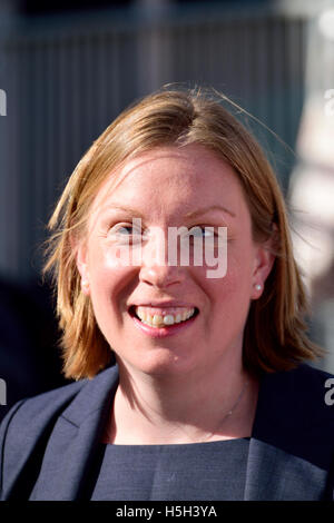 Tracey Crouch député (Con : Chatham et Aylesford) Sous-secrétaire d'État parlementaire pour le sport, patrimoine et tourisme..... Banque D'Images