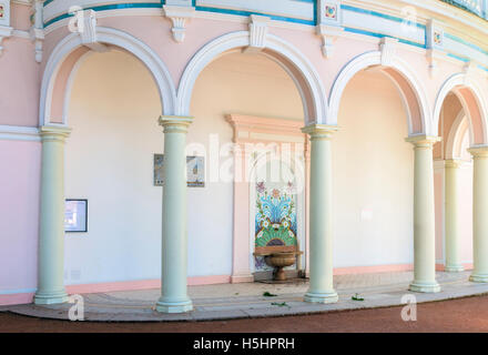 La source originale de l'eau de source Evian, Évian-les-Bains, France Banque D'Images