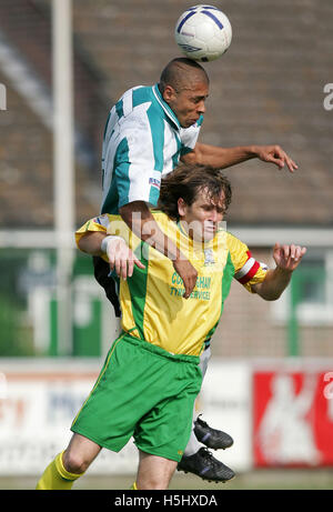 Gary Howard en action pour l'Thurrock Thurrock - vs Sutton United - Conférence nationale au sud à Ship Lane - 28/04/07 Banque D'Images