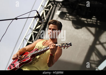 Jökull Júlíusson de Kaleo réalise à la vie est belle Music Festival Jour 3 Le 27 septembre 2015 à Las Vegas, Nevada. Banque D'Images