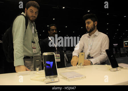 Dubaï, Émirats arabes unis. 17 Oct, 2016. Au GITEX, nous pays du pont, l'innovation et la technologie de l'avenir de la technologie la plus importante de la région et d'échange sur le marché. © Robert Oswald Alfiler/Pacific Press/Alamy Live News Banque D'Images