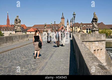 Vieux Pont sur le Main, à Würzburg, en Bavière Basse-franconie Banque D'Images