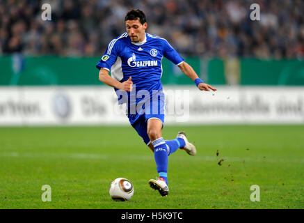 La Fédération allemande de football (DFB Cup demi-finale, le club allemand de football FC Schalke 04 vs FC Bayern Munich, 0-1, Kevin Kuranyi Banque D'Images
