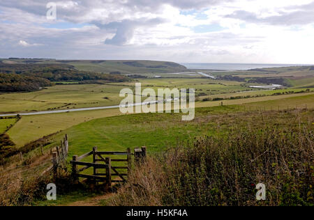 Cuckmere Haven se trouve sur la côte et est une zone de plaines d'inondation où les South Downs rencontre la mer dans l'East Sussex UK Banque D'Images