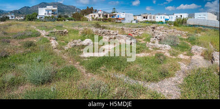 Situé à la zone Katovigli dans Makrygialos, cette 3 acres villa est l'une des plus grandes découvertes archéologiques en Crète orientale. Banque D'Images