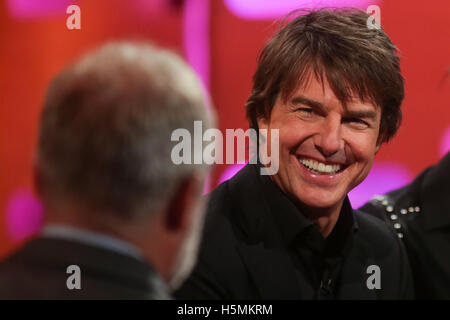 Tom Cruise lors du tournage de The Graham Norton Show à la London Studios, le sud de Londres, pour être diffusé sur BBC One le vendredi soir. Banque D'Images