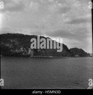Une photographie du 7 octobre 1898, représentant une scène le long de la rivière Hudson, capturant la signification historique et la beauté de ce paysage américain à la fin du XIXe siècle. Banque D'Images