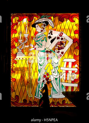 Vitrail dans Big Nose Kate's Saloon, Tombstone Arizona Banque D'Images