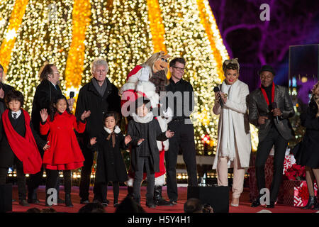 Stephen Stills, Graham Nash, Père Noël, Miss Piggy, Invité, l'Andra, journée à l'Aloe Blacc 2015 ; National Christmas Tree Lighting ; le 3 décembre 2015 à Washington D.C. Banque D'Images