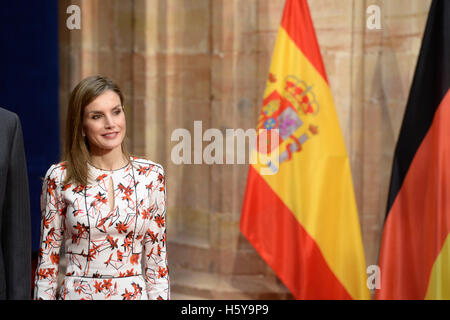 Madrid, Espagne. 21 octobre, 2016. Le roi Felipe et Letizia Queen assister à la livraison de la Princesse des Asturies distinctions lors de la Reconquista hotel à Oviedo, Espagne. 21 Octuber, 2016. Credit : MediaPunch Inc/Alamy Live News Banque D'Images