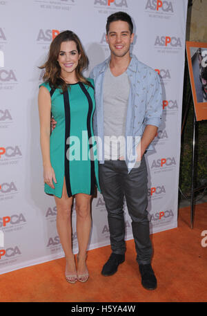 Los Angeles, CA, USA. 20 Oct, 2016. Jillian Murray, Dean Geyer. Avantage ASPCA tenue à une résidence privée. Crédit photo : Birdie Thompson/AdMedia Crédit : Birdie Thompson/AdMedia/ZUMA/Alamy Fil Live News Banque D'Images