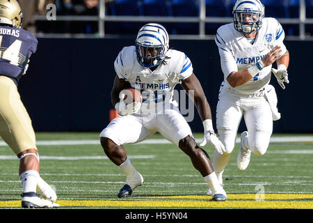 Annapolis, Maryland, USA. 22 octobre, 2016. Université de Memphis player DOROLAND DORCEUS (28) précipite à Navy-Marine Corps Memorial Stadium, Annapolis, Maryland. © Amy Sanderson/ZUMA/Alamy Fil Live News Banque D'Images