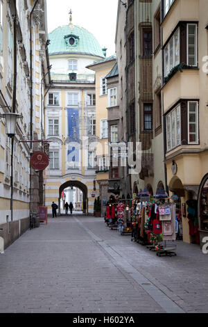 Hofgasse Alley, capitale provinciale d'Innsbruck, Tyrol, Autriche, Europe Banque D'Images