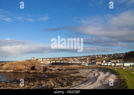 À l'Est, vers l'ancien village de pêcheurs d'Findochty sur la côte de Moray Firth, Findochty, Moray, Ecosse dans l'ex Banque D'Images