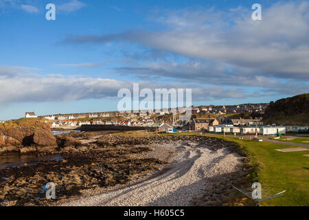 À l'Est, vers l'ancien village de pêcheurs d'Findochty sur la côte de Moray Firth, Findochty, Moray, Ecosse dans l'ex Banque D'Images