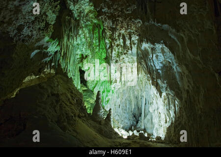 Cave, stalactites et stalagmites, grande salle, Carlsbad Caverns National Park, Nouveau Mexique USA Banque D'Images