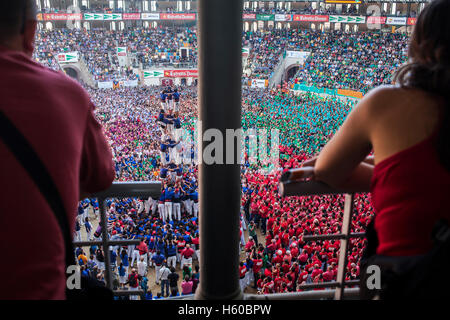 Castellers de la Vila de Gràcia.'Castellers' les capacités humaines, une tradition catalane.concours semestriel arènes..Tarragone, Spa Banque D'Images