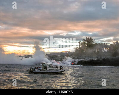 Excursion en bateau de lave Kilauea Banque D'Images