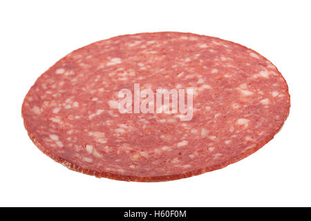 Tranche saucisse Salami libre isolé sur fond blanc Banque D'Images