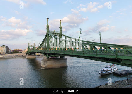 Pont des chaînes de Budapest. Beaux ponts de Budapest. Meilleur Pont Szechenyi de Budapest. Pont sur le Danube. Banque D'Images