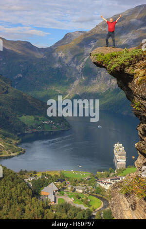 La vue de Flydalsjuvet à Geiranger et le Geirangerfjord, Norvège Banque D'Images