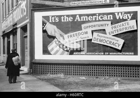 Association nationale des gestionnaires d'affichage, Dubuque, Iowa, USA, John Vachon pour la Farm Security Administration, Avril 1940 Banque D'Images