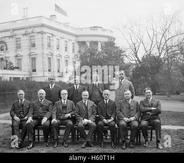 Le président américain Calvin Coolidge et son Cabinet, Portrait, Washington DC, USA, National Photo Company, 1924 Banque D'Images