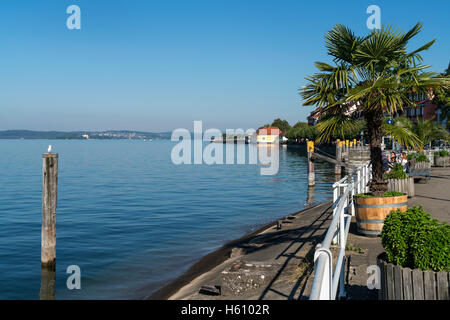 Promenade au bord du lac au bord du lac de Constance à Meersburg, Bade-Wurtemberg, Allemagne, Banque D'Images