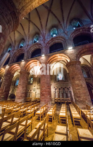 L'intérieur de la Cathédrale Saint Magnus dans Kirkwall, Orkney continentale, Ecosse, Royaume-Uni Banque D'Images