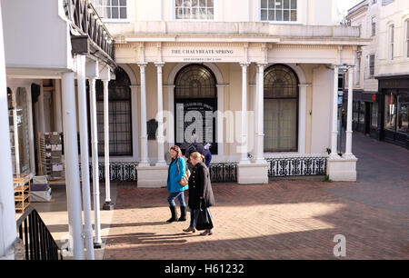 Le printemps Chalybeate - The Pantiles Royal Tunbridge Wells Kent UK Banque D'Images