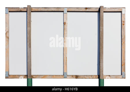 L'arrière du grand panneau. rural Banner fabriqués à partir de feuilles de métal peint en blanc et en bois planches de pin. Avec le chemin d'isolé Banque D'Images