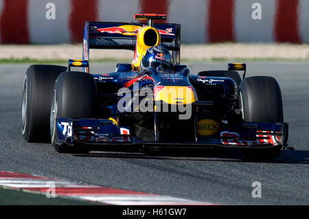 Motorsports, Sebastian Vettel, GER, dans la Red Bull Racing RB5, voiture de course de Formule 1 à l'essai au circuit de Catalogne Banque D'Images