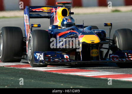 Motorsports, Sebastian Vettel, GER, dans la Red Bull Racing RB5, voiture de course de Formule 1 à l'essai au circuit de Catalogne Banque D'Images