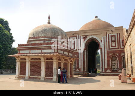 La Tombe de l'Imam Zamin et Alai Darwaza, complexe Qutb Minar (dépêche écrite, parc archéologique, Delhi, Inde, Inde, Asie Banque D'Images